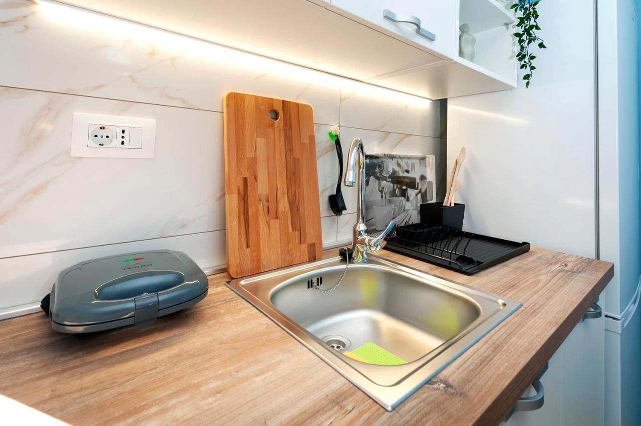Otto Apartment With Sea View And Parking Rovinj Kültér fotó