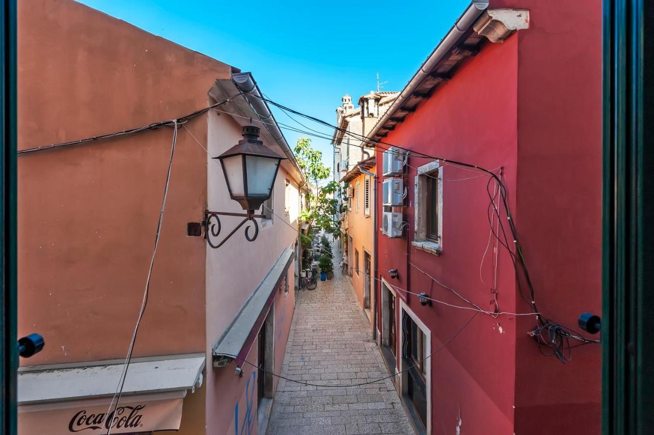 Otto Apartment With Sea View And Parking Rovinj Kültér fotó